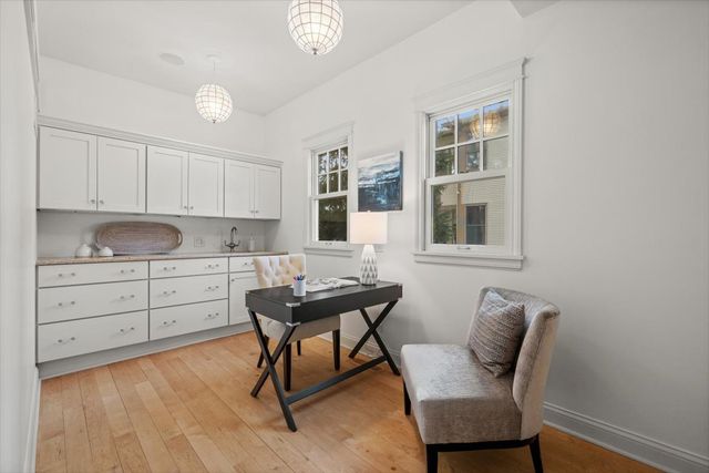 611 Elmwood Avenue, Wilmette, IL 60091