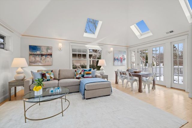 611 Elmwood Avenue, Wilmette, IL 60091