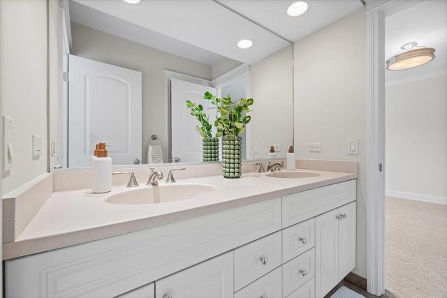 611 Elmwood Avenue, Wilmette, IL 60091