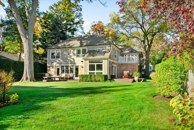 611 Elmwood Avenue, Wilmette, IL 60091