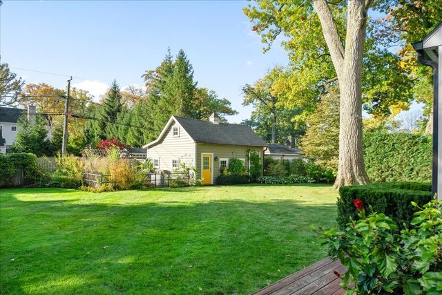 611 Elmwood Avenue, Wilmette, IL 60091