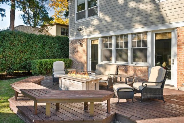 611 Elmwood Avenue, Wilmette, IL 60091