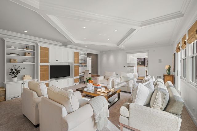 611 Elmwood Avenue, Wilmette, IL 60091