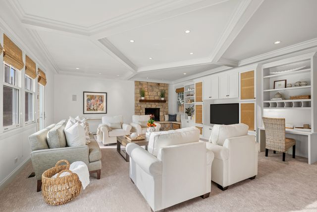 611 Elmwood Avenue, Wilmette, IL 60091