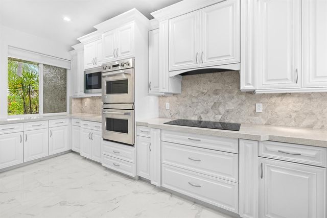 88 N Lakeshore Drive, Hypoluxo, FL 33462