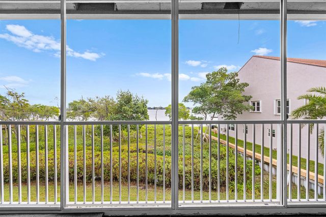 88 N Lakeshore Drive, Hypoluxo, FL 33462