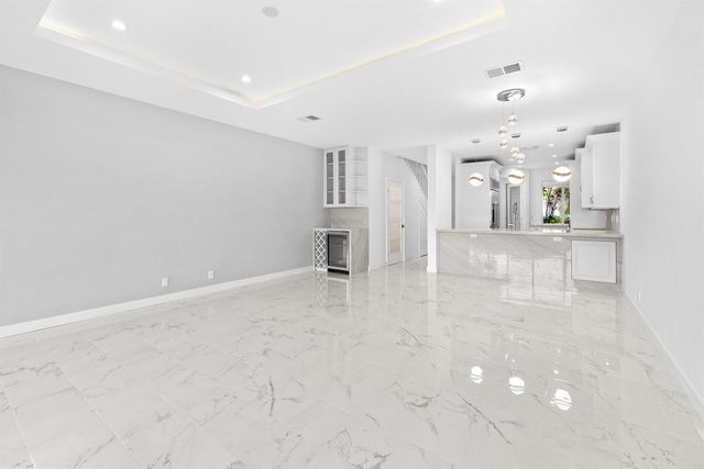 88 N Lakeshore Drive, Hypoluxo, FL 33462