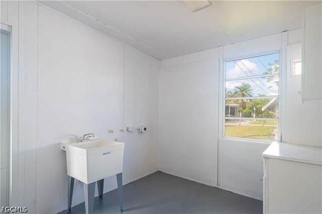 19 Garden DR, Fort Myers, FL 33908