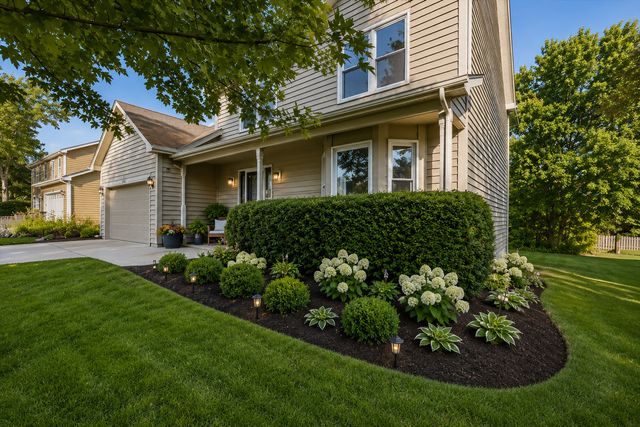 2541 Cheshire Drive, Aurora, IL 60504