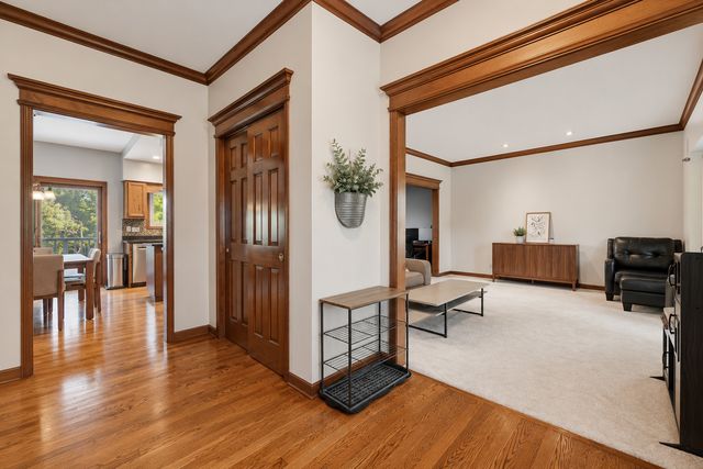 2541 Cheshire Drive, Aurora, IL 60504