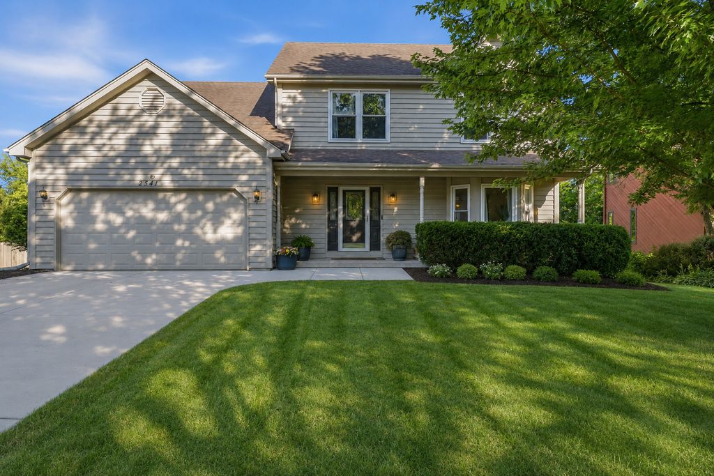 2541 Cheshire Drive, Aurora, IL 60504