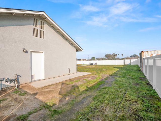 17465 Paula Road, Madera, CA 93636