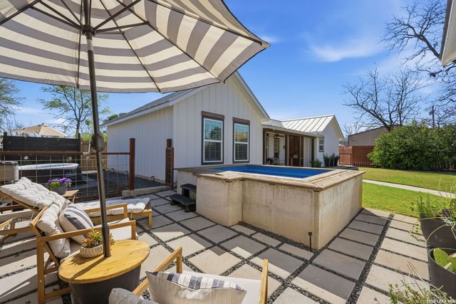 903 Front St., Comfort, TX 78013