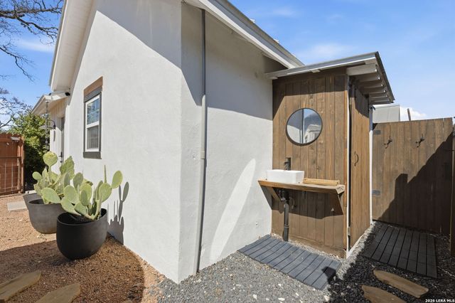 903 Front St., Comfort, TX 78013