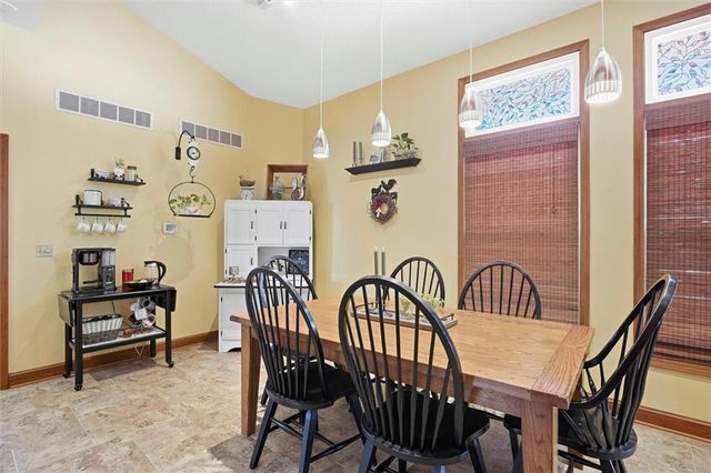 20189 167th Street, Basehor, KS 66007
