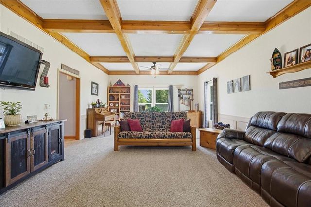 20189 167th Street, Basehor, KS 66007