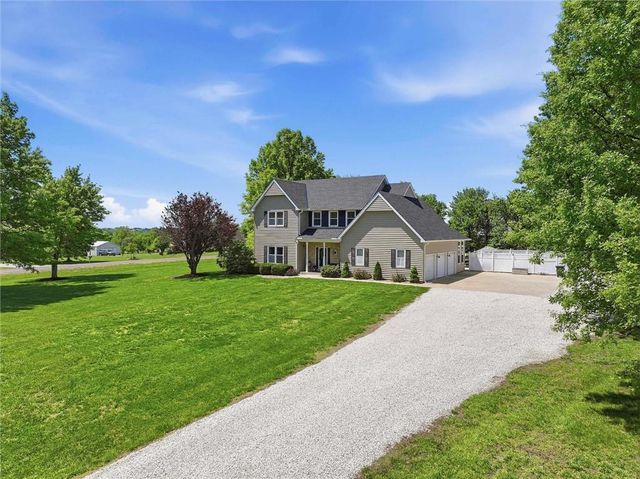20189 167th Street, Basehor, KS 66007