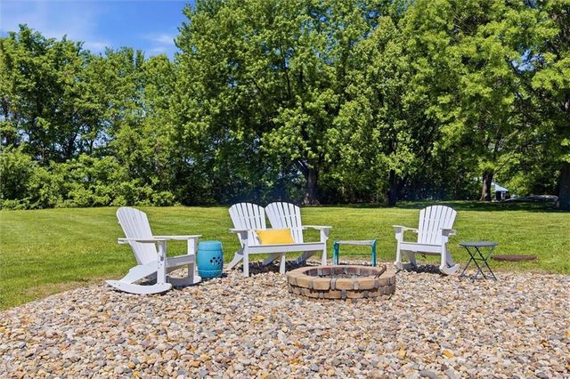 20189 167th Street, Basehor, KS 66007