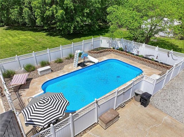20189 167th Street, Basehor, KS 66007