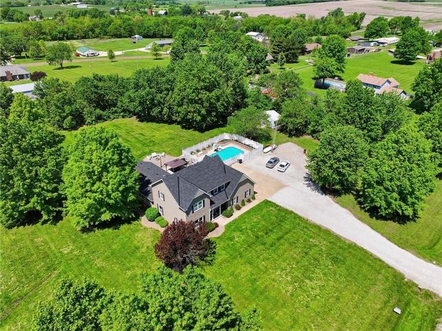 20189 167th Street, Basehor, KS 66007