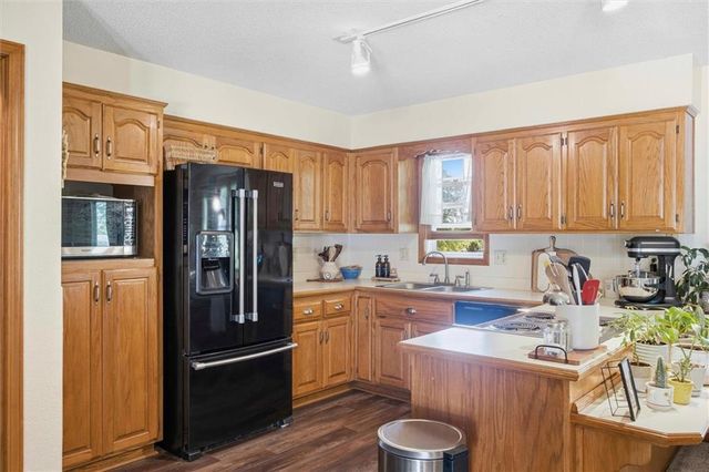 20189 167th Street, Basehor, KS 66007