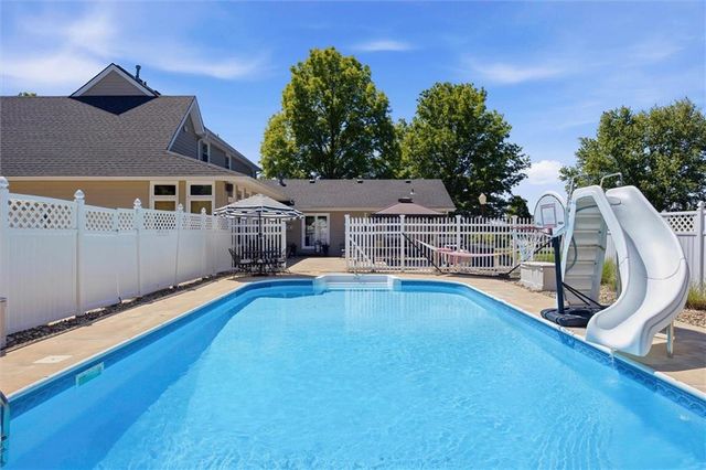 20189 167th Street, Basehor, KS 66007