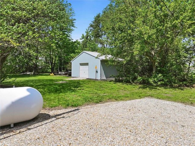 20189 167th Street, Basehor, KS 66007