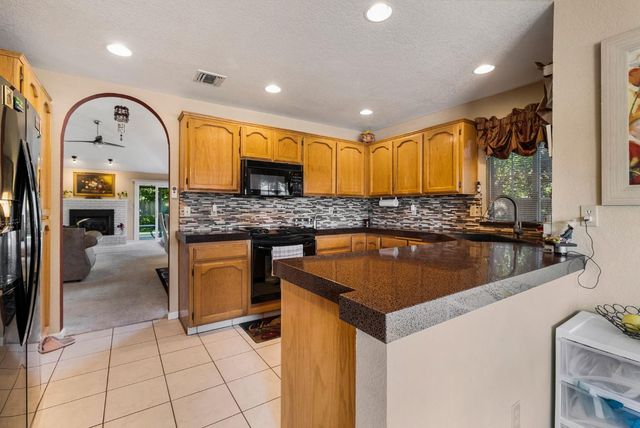 2460 Stabler Ln, Yuba City, CA 95993