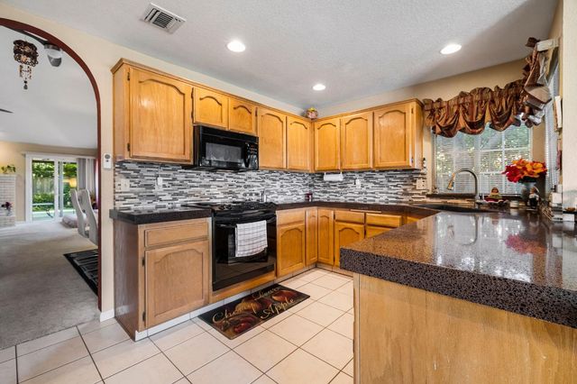 2460 Stabler Ln, Yuba City, CA 95993