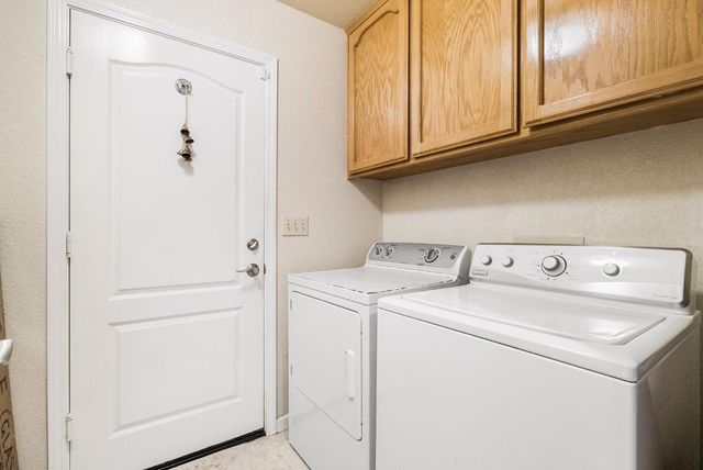 2460 Stabler Ln, Yuba City, CA 95993