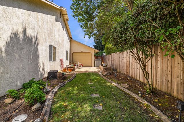 2460 Stabler Ln, Yuba City, CA 95993