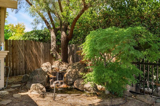 2460 Stabler Ln, Yuba City, CA 95993