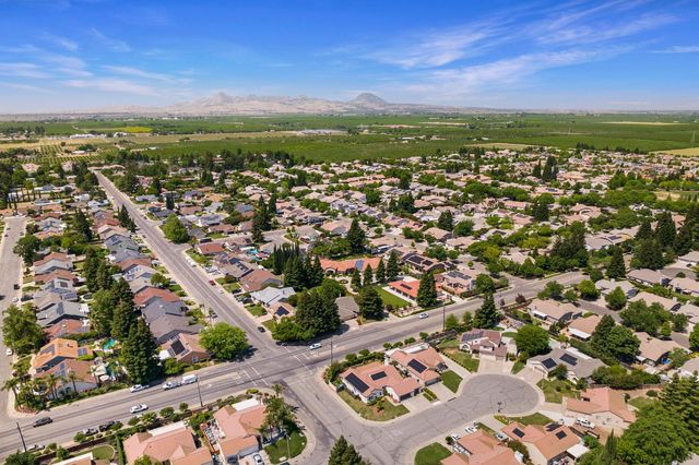 2460 Stabler Ln, Yuba City, CA 95993