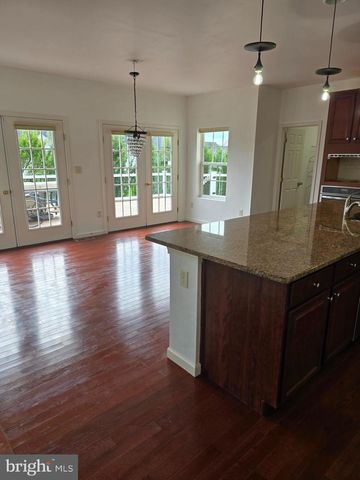 625 WARMINSTER LN, Lititz, PA 17543