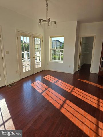 625 WARMINSTER LN, Lititz, PA 17543