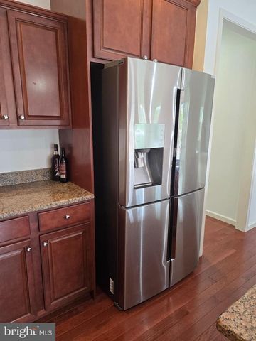 625 WARMINSTER LN, Lititz, PA 17543