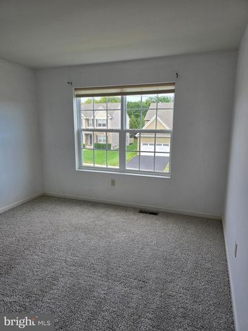 625 WARMINSTER LN, Lititz, PA 17543