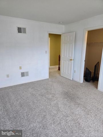 625 WARMINSTER LN, Lititz, PA 17543