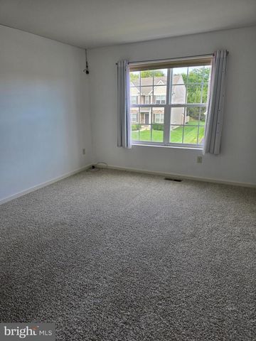 625 WARMINSTER LN, Lititz, PA 17543