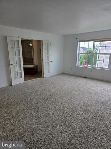 625 WARMINSTER LN, Lititz, PA 17543