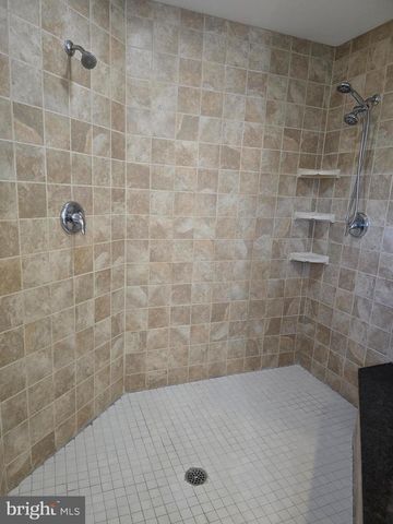 625 WARMINSTER LN, Lititz, PA 17543