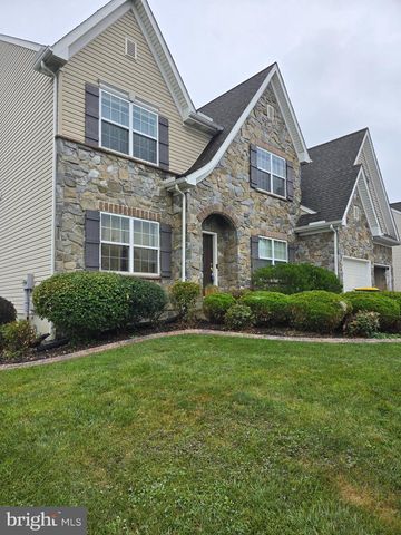 625 WARMINSTER LN, Lititz, PA 17543