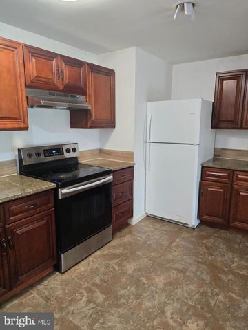 625 WARMINSTER LN, Lititz, PA 17543