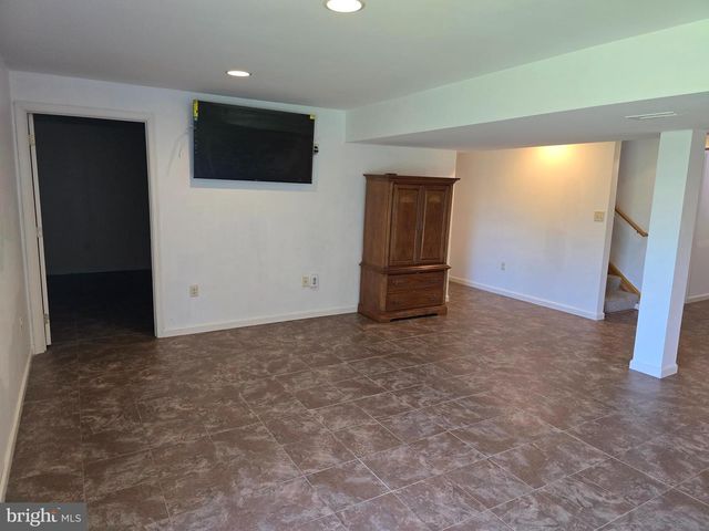 625 WARMINSTER LN, Lititz, PA 17543