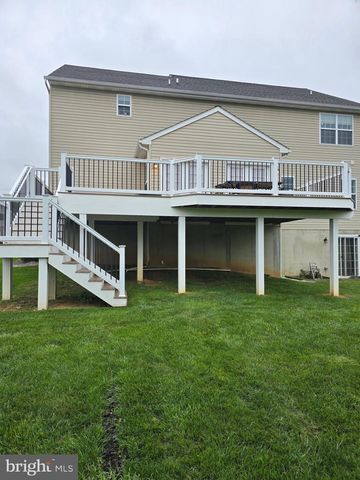 625 WARMINSTER LN, Lititz, PA 17543