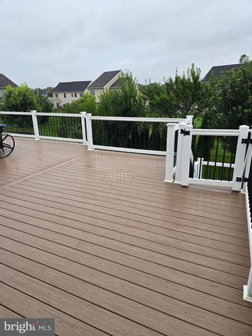 625 WARMINSTER LN, Lititz, PA 17543