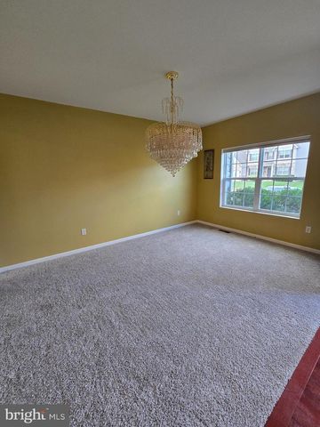 625 WARMINSTER LN, Lititz, PA 17543