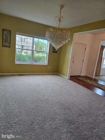 625 WARMINSTER LN, Lititz, PA 17543