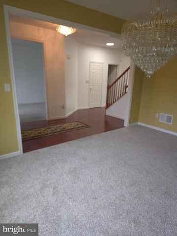 625 WARMINSTER LN, Lititz, PA 17543