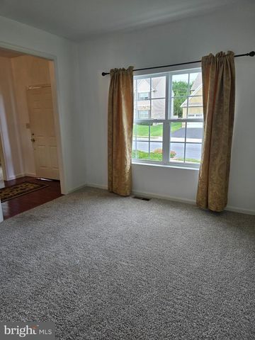 625 WARMINSTER LN, Lititz, PA 17543